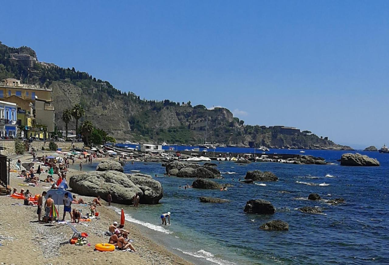 Ferienwohnung Plaza Giardini-Naxos Exterior foto