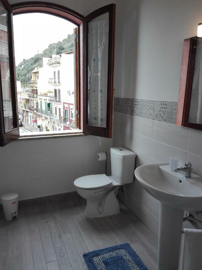 Ferienwohnung Plaza Giardini-Naxos Exterior foto